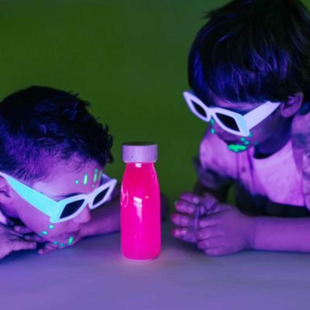 PETIT BOUM – Bouteille sensorielle float fluo rose